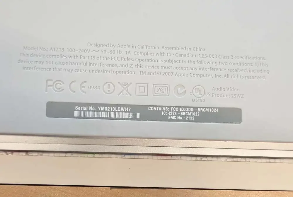 Apple TV (1st Generation) 40GB Media Streamer Model A1218